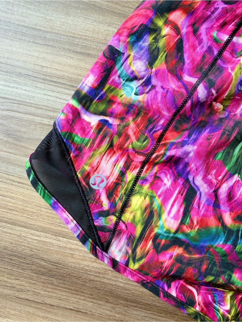 NWOT Lululemon Hotty Hot High-Rise Shorts 8 - Picture 3 of 8